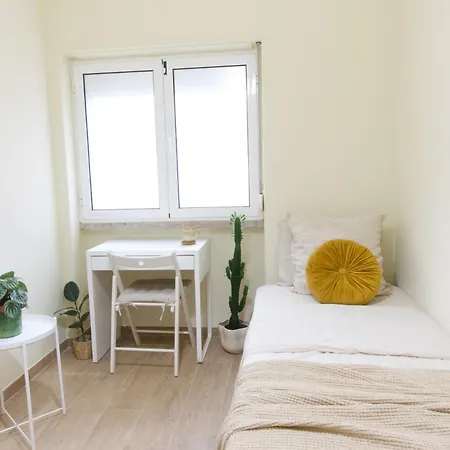 Alvalade Coliving Hub Лиссабон